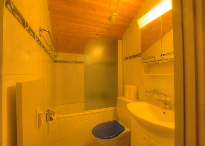 Saphir 615 Pres De La Telecabine A *